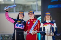 Weug finally claims first victory in frantic F1 Academy season finale
